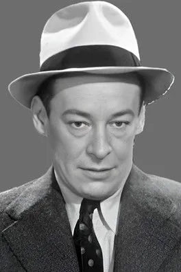 Monte Collins interpretando a Freddie Foster