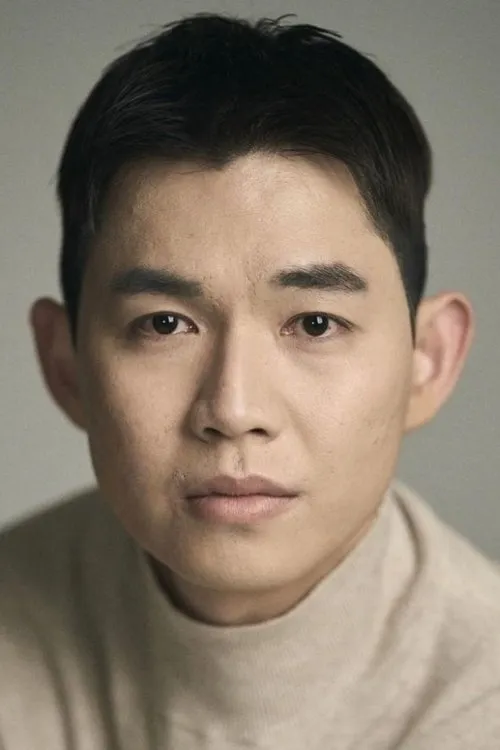 Moon Hak-Jin en su biografía y filmografía