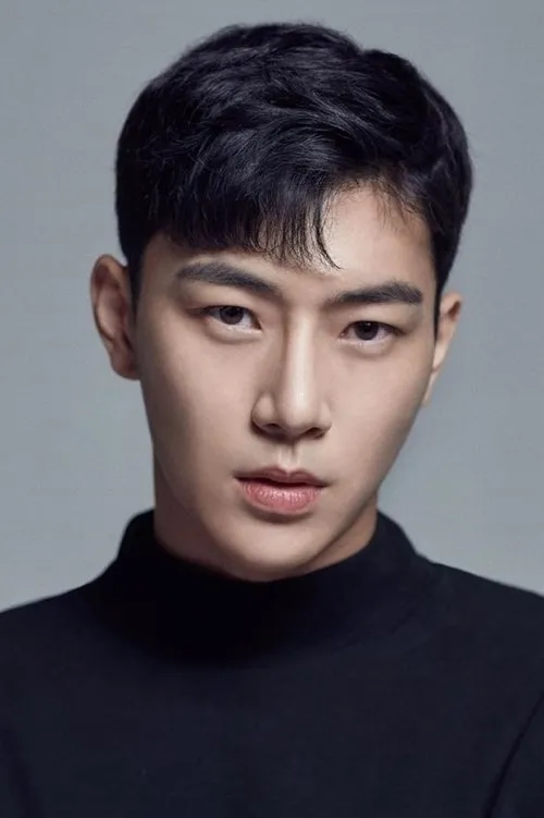 Moon Ji-yong — personaje: Woo Seung-hyun