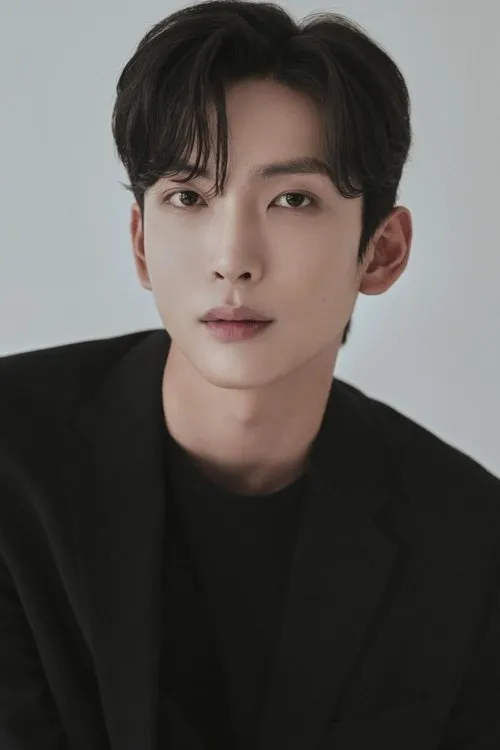 Moon Kang-hyuk — personaje: Cha Ji Soo