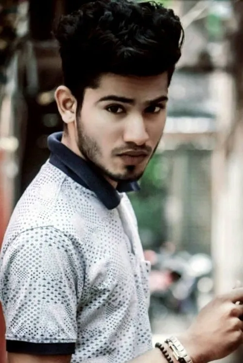 Saniya Iyyappan ha trabajado con Moozi en 1 ocasiones