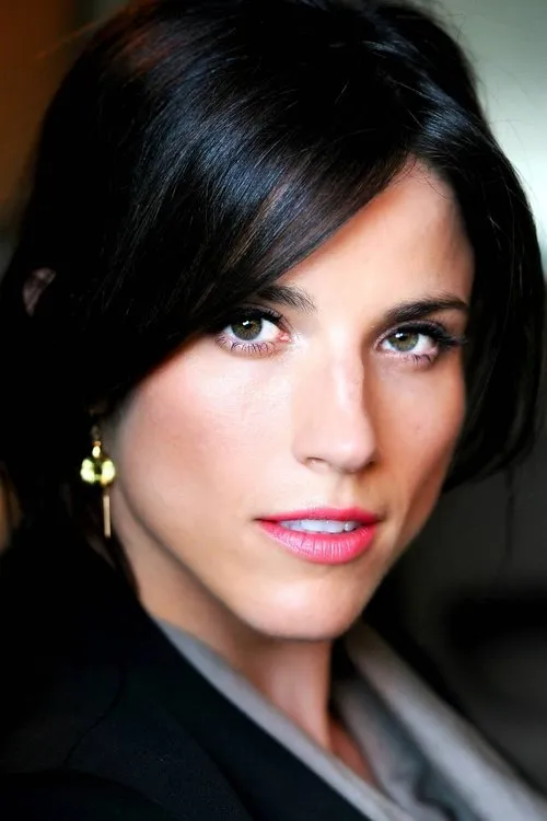 Morgan Snyder interpretando a Trish