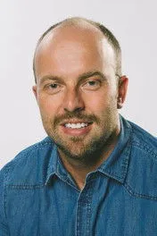 Morne du Toit interpretando a Himself