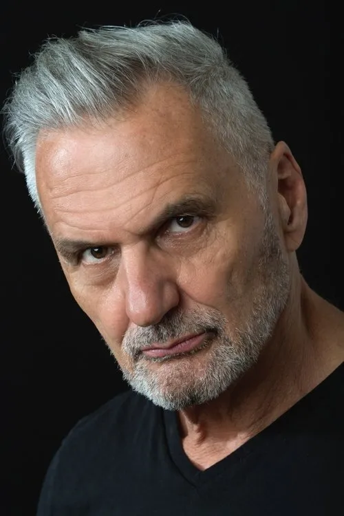 Garrett Bennett ha trabajado con Morris Panych en 1 ocasiones