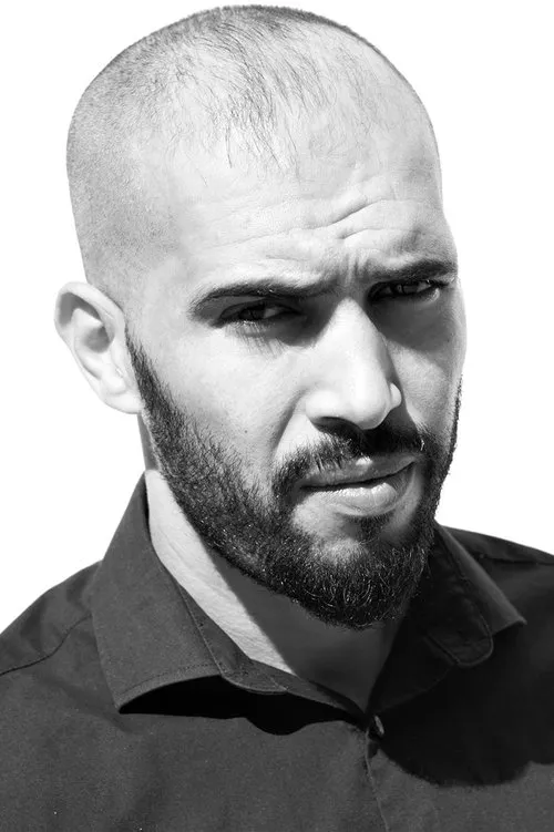 Mourad Ouani interpretando a 