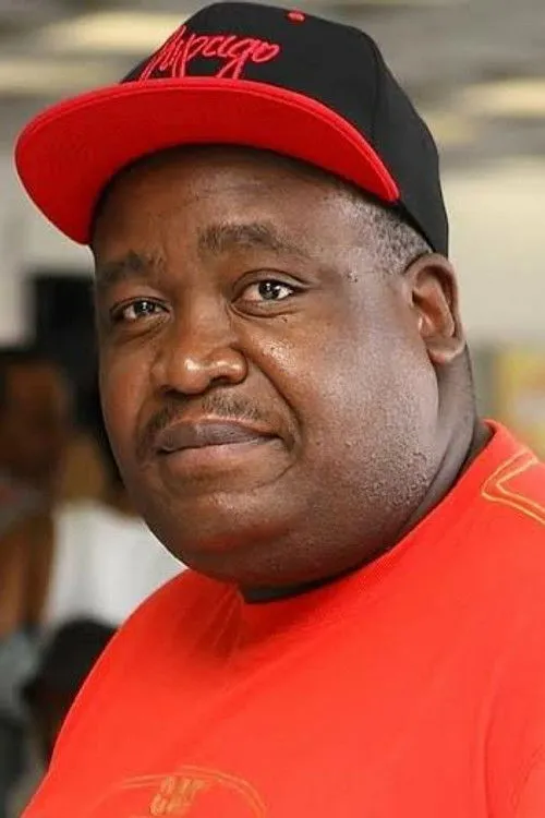 Ndalo Stofile ha trabajado con Mpho Molepo en 1 ocasiones