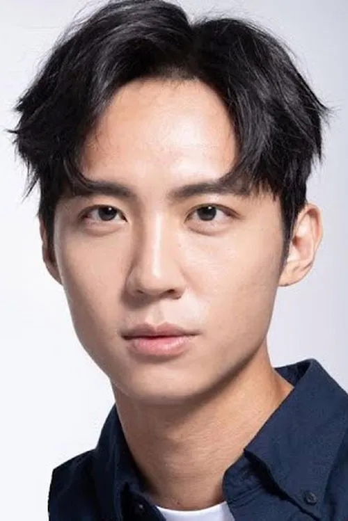 Mu-Han Chiu — personaje: Jie Li / "Jerry"