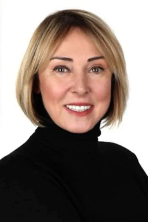 Müge Akyamaç interpretando a Zehra