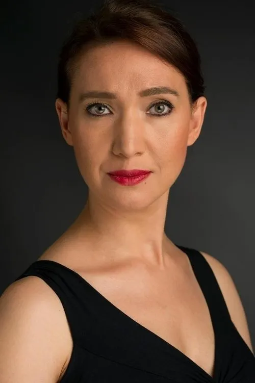 Enis Akan ha trabajado con Muge Esmeray en 1 ocasiones