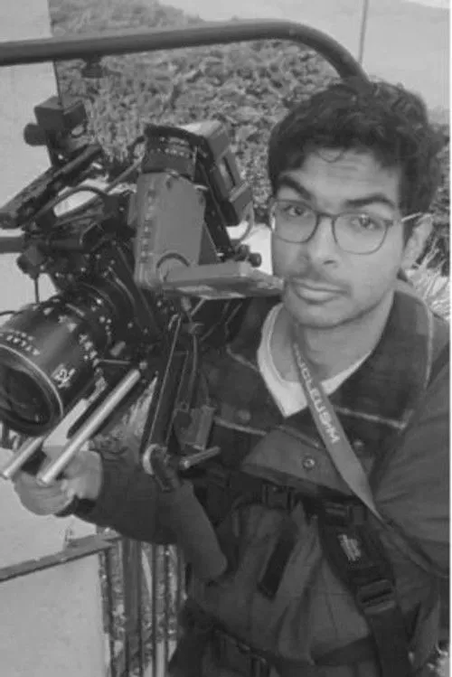 Flora Nolan ha trabajado con Muhil Vaseekaran en 1 ocasiones