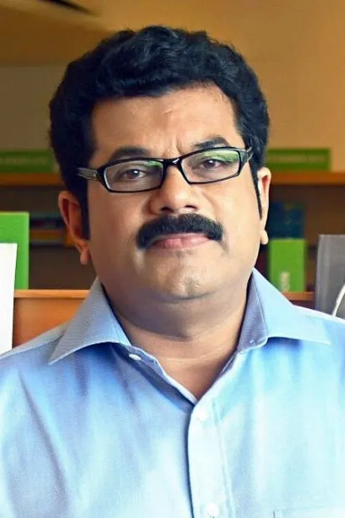 Mukesh interpretando a Karunakaran