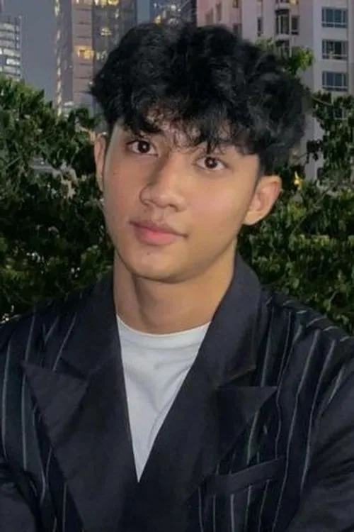 Michael Simon Russell ha trabajado con Munggaran en 1 ocasiones