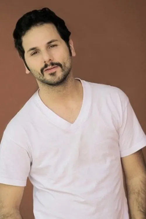 Munir Kanaan interpretando a Márcio