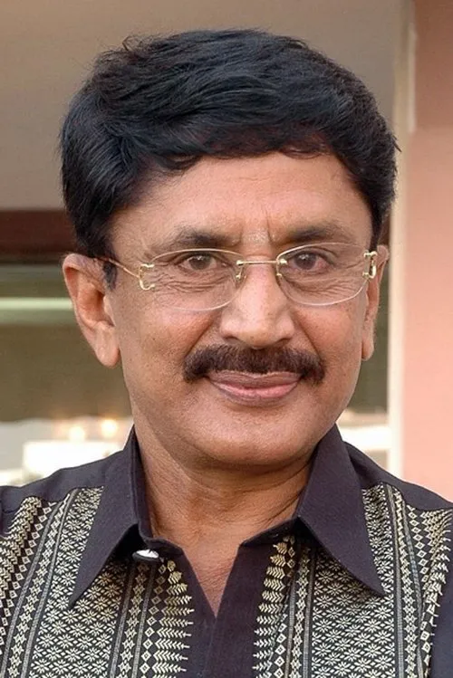 Murali Mohan interpretando a 