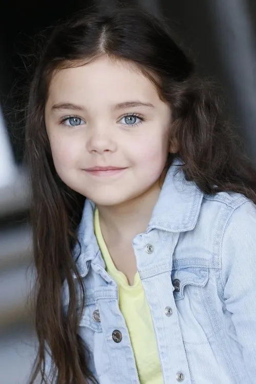 Murphee Bloom interpretando a Daria Dyer