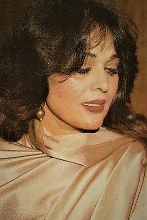 Musarrat Nazir interpretando a 