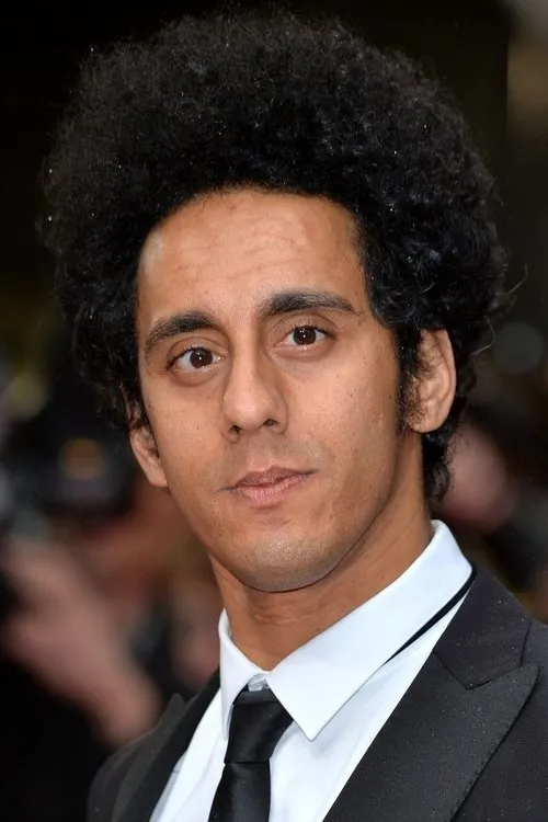 Muzz Khan interpretando a Baghi