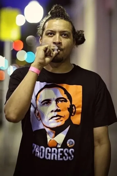 Myka 9 interpretando a Self