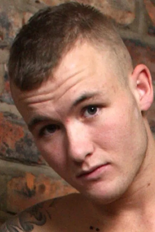 Mylo Jordan interpretando a 