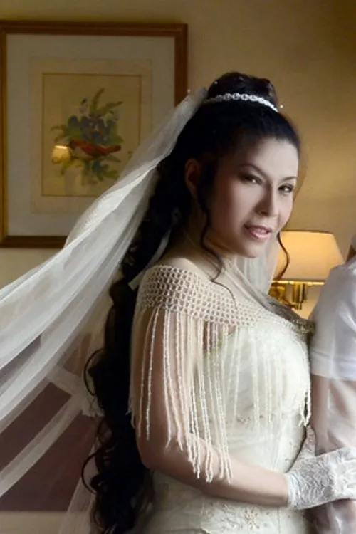 Mystica interpretando a 