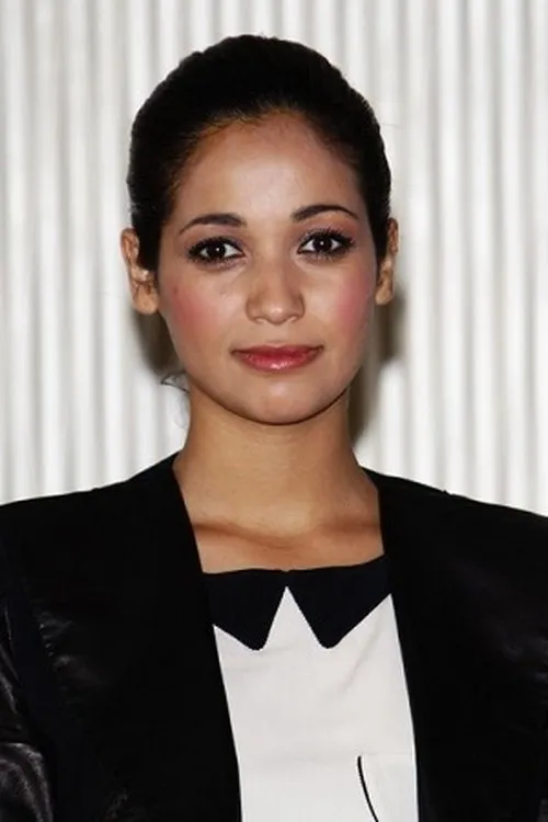 Nabiha Akkari interpretando a 