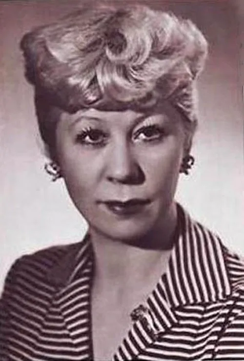 Надежда Самсонова interpretando a Stella