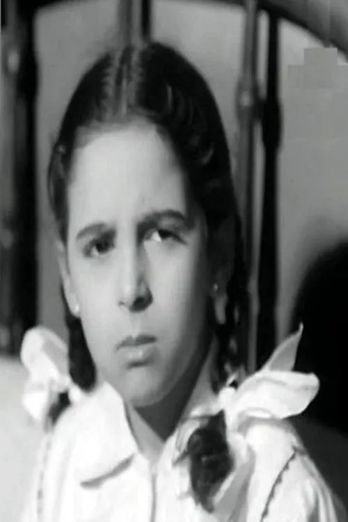 Nadia ElShennawy interpretando a