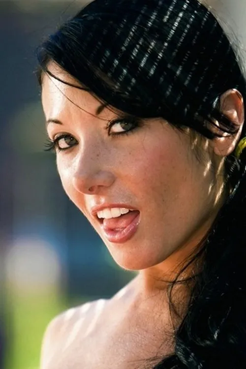 Nadia Nitro interpretando a 