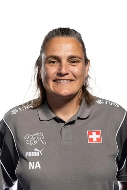 Fatmire Bajramaj ha trabajado con Nadine Angerer en 1 ocasiones