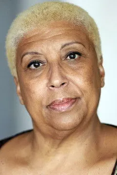 Solenn Jarniou ha trabajado con Nadine Charvolin en 1 ocasiones