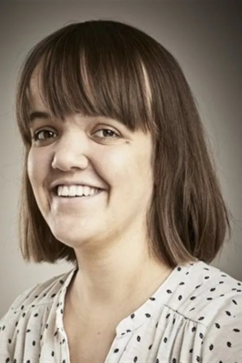 Nadine Moret interpretando a Lila