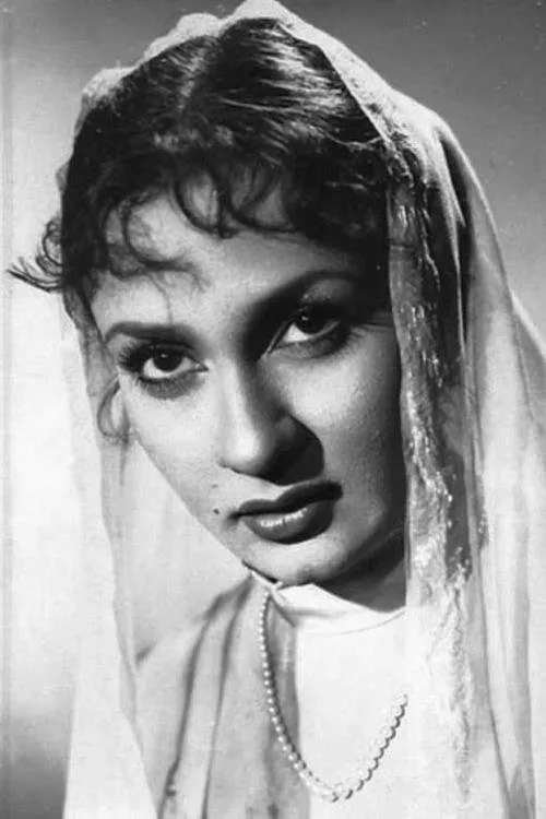 Nadira interpretando a Courtesan