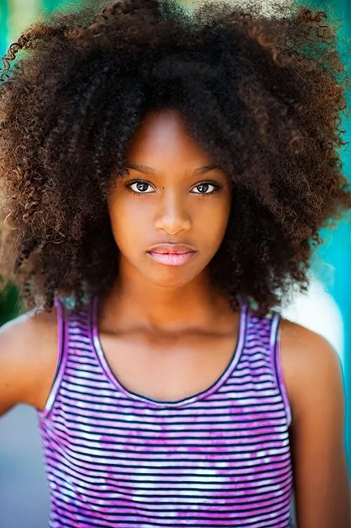 Nadja Alaya interpretando a Aleya Taylor