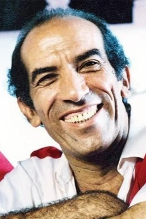 Nagah El-Mogui interpretando a 