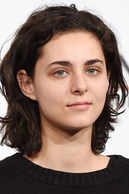 Nahéma Ricci interpretando a Alix