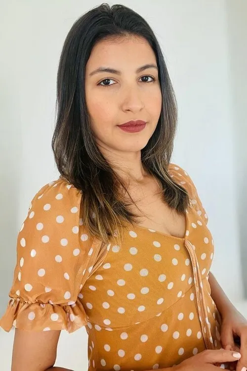 Maggie Schneider ha trabajado con Naiara Alves en 1 ocasiones