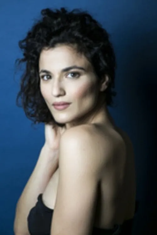 Naike Anna Silipo interpretando a Sig.ra Lo Bianco (as Naike Silipo)