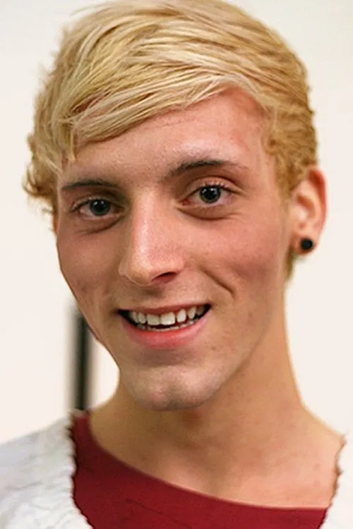 Nail Brooks interpretando a