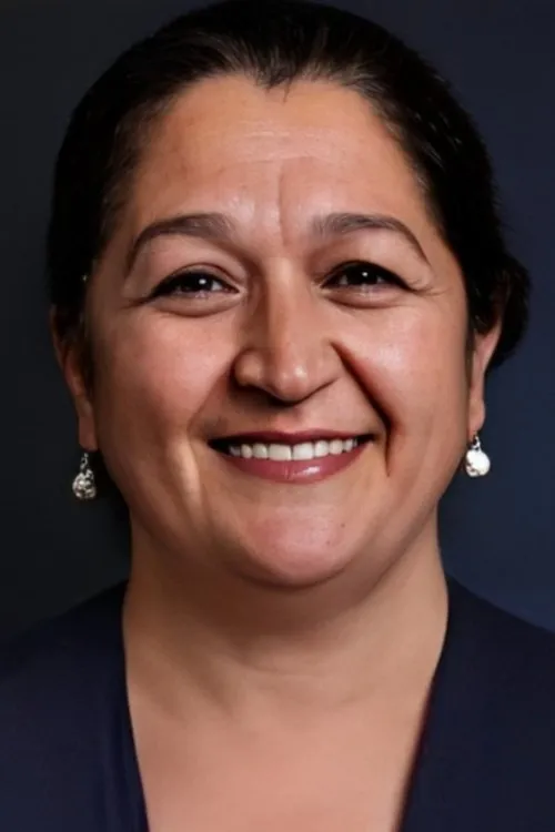 Nalan Olcayalp interpretando a Sermin