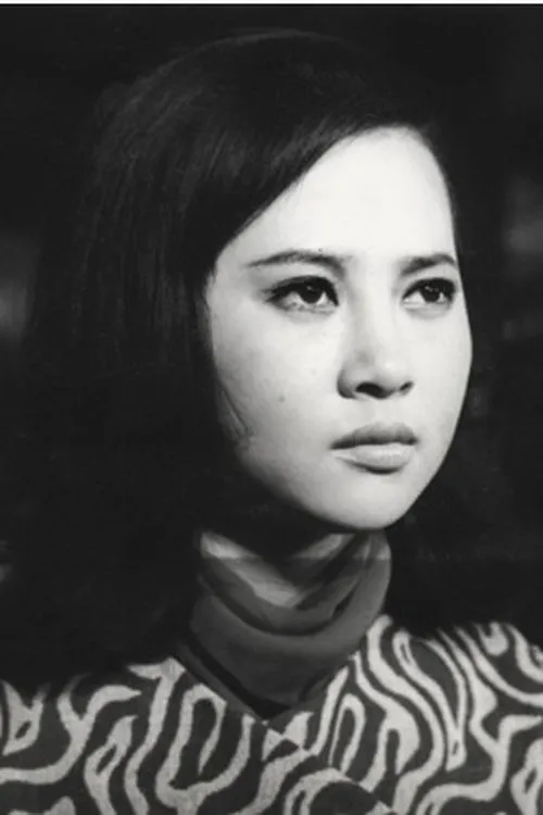 ??? ha trabajado con 남정임 en 3 ocasiones