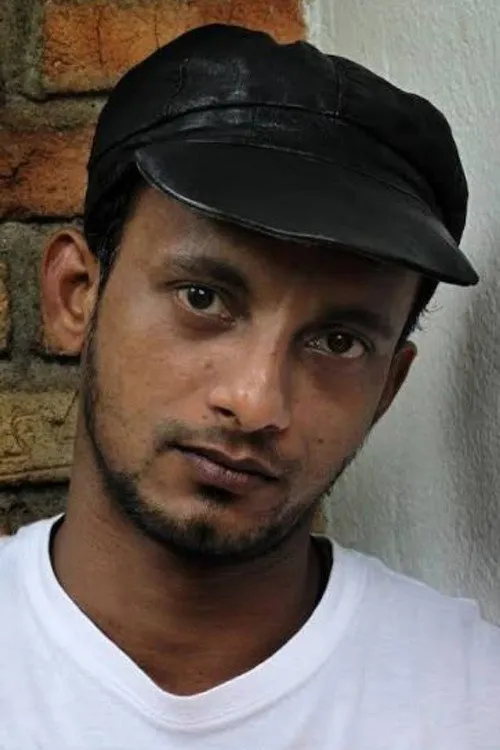 Namal Jayasinghe interpretando a Suraj