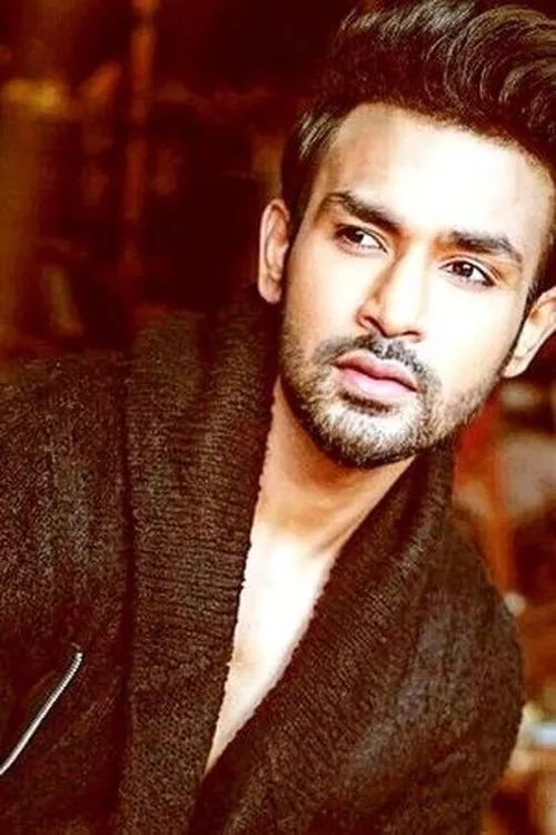 Naman Shaw — personaje: Neeraj Pradhan