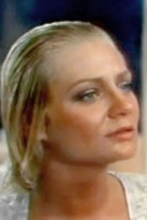 Nancy Dare interpretando a (archive footage)