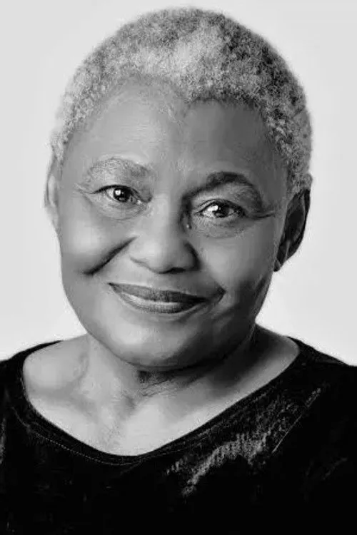 Kenneth Khambula ha trabajado con Nandi Nyembe en 1 ocasiones