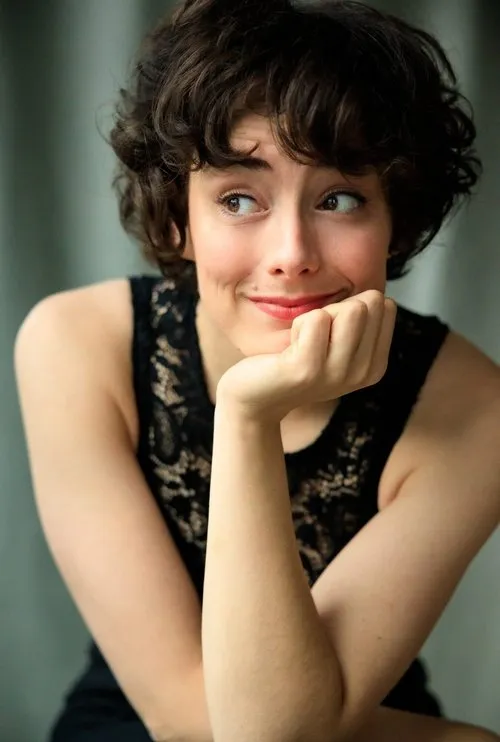 Nandi van Beurden interpretando a Miete van der Schoor