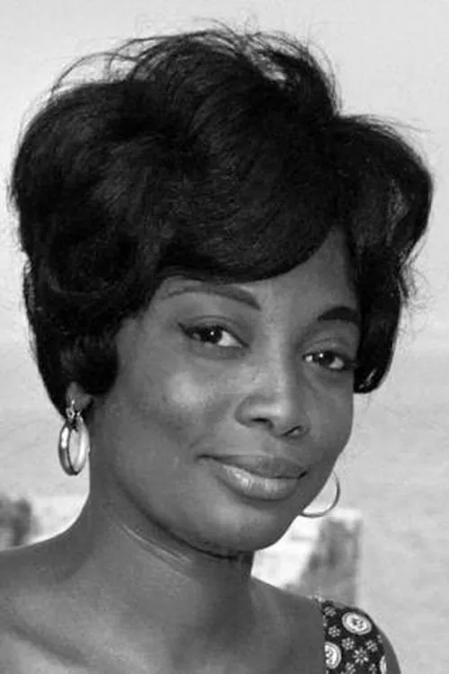 Nanette Senghor interpretando a Aminata