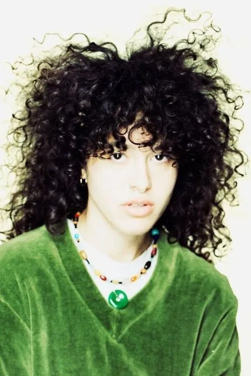 Naomi McPherson interpretando a 