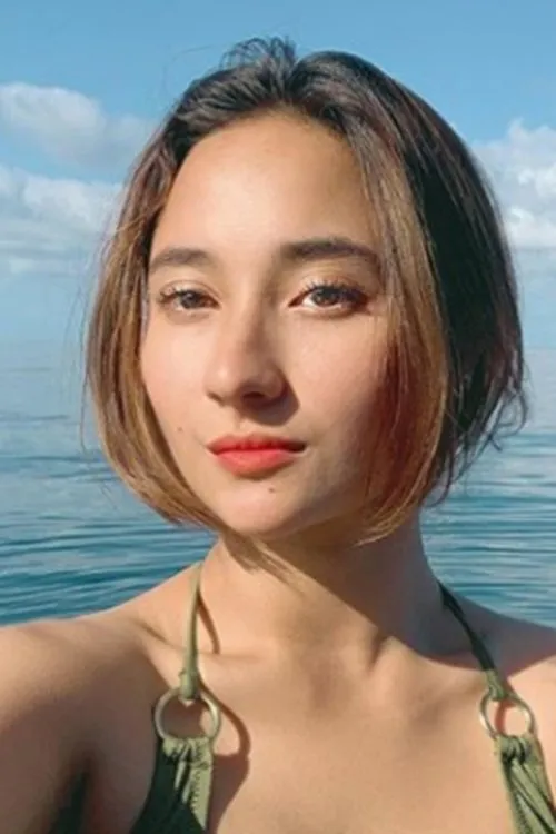 Naomi Zaskia — personaje: Vanessa