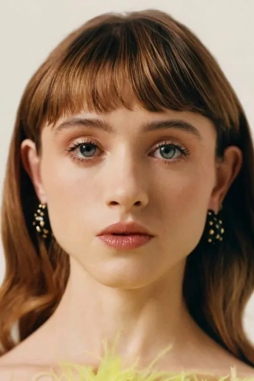 Natalia Dyer interpretando a 