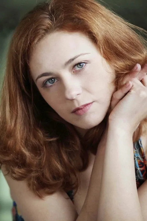 Natalia Lungu interpretando a Irina